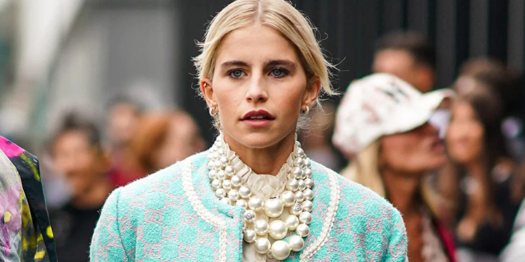 how to wear pearl earrings to the office